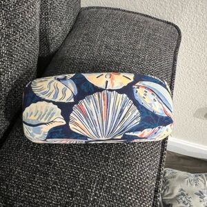 NWOT! Vera Bradley Hard Clamshell Eyeglass & Sunglasses Case Cottage Shells